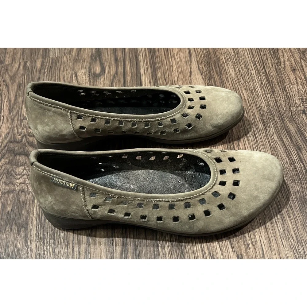 Mephisto Air-Jet Womens Slip-On Perforated  Shoes Size 6.5 Suede Brown